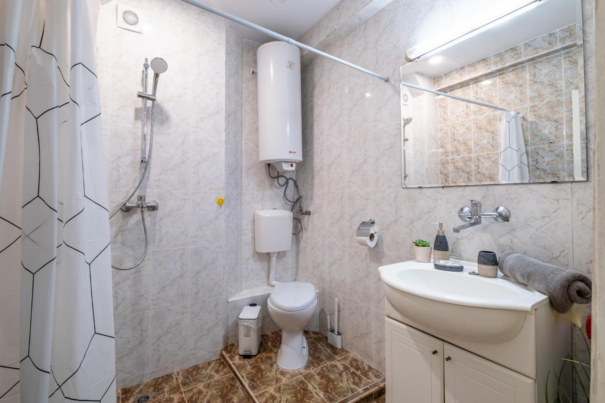 Lovely Art Apartment - Victory Varna Exterior photo